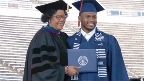 Shilo Sanders Receives Undergraduate Degree From Jackson State - Blavity