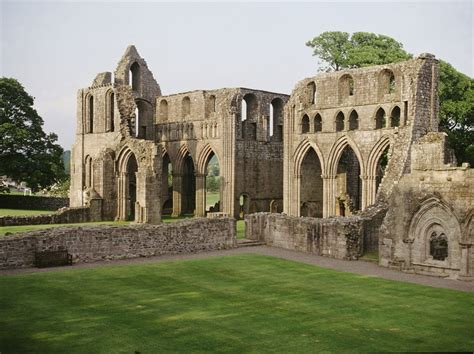 Dundrennan Abbey, Kirkcudbright – Churches, Cathedrals & Abbeys | VisitScotland