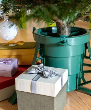 Should I put my Christmas tree in water? Expert tips | Homes & Gardens