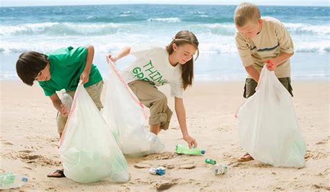 Coastal Cleanup Day— Get Involved and Help Pickup Trash With a Group!