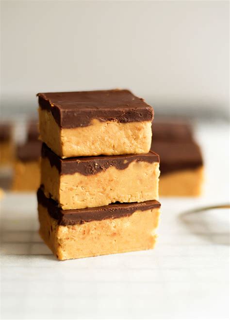 Easy No-Bake Chocolate Peanut Butter Bars | Make and Takes