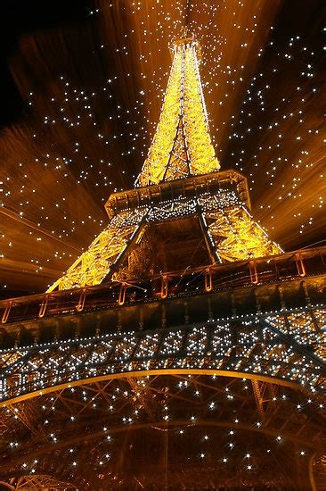 Eiffel Tower at Christmas | Tales of a Vampire Hunter | Pinterest