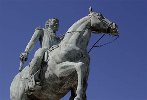 Monumento a Vicente Guerrero | Lion sculpture, Statue, Greek statue