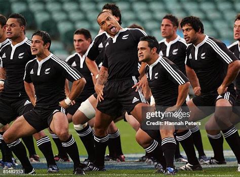 New Zealand Maori Rugby Team Photos and Premium High Res Pictures ...