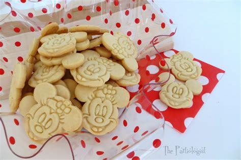 Disney Animal Crackers | Fun Family Crafts