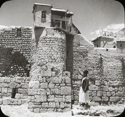 Houses on Wall of Damascus - 1 | Christogenea.org