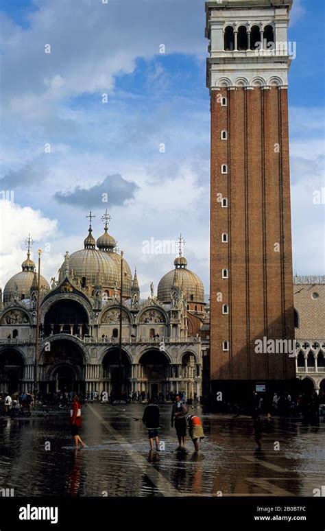 ITALY, VENICE, PIAZZA SAN MARCO, FLOOD Stock Photo - Alamy