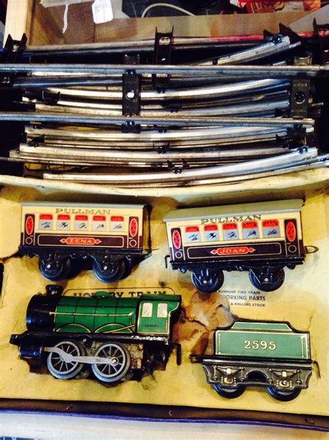 Hornby Clockwork Vintage Train Set | Vintage train, Model train layouts ...