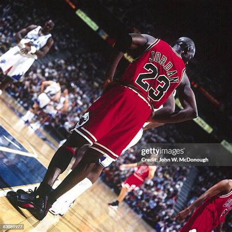 582 Michael Jordan 1998 Finals Stock Photos, High-Res Pictures, and Images - Getty Images