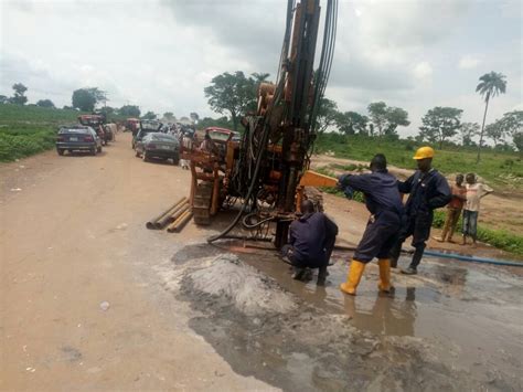 PHOTOS: Work Begins At The Damaged Mokwa-tegina Road - Politics - Nigeria