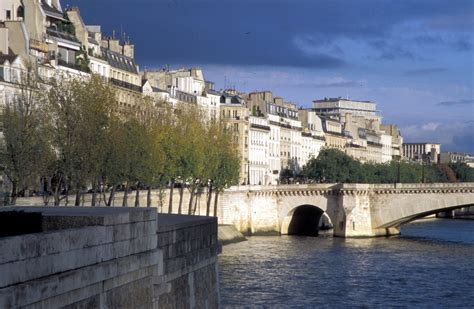 Bridges over the Seine | Streets & Transportation