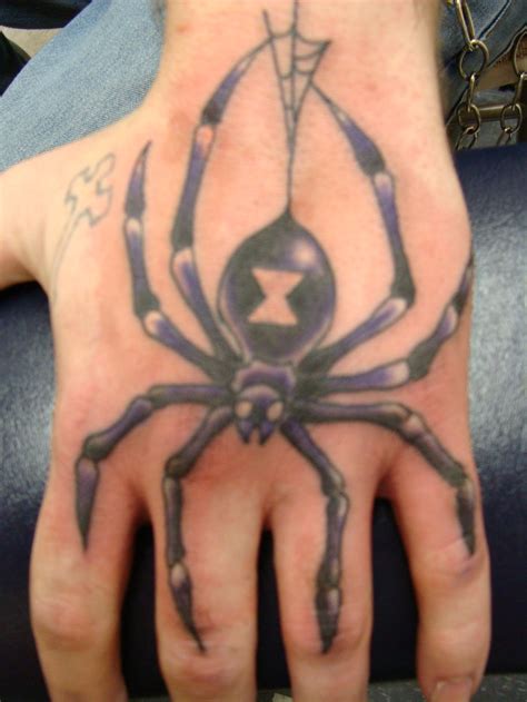 40 Hand Tattoo Ideas To Get Inspire