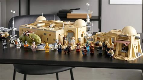 LEGO Unveils Massive Mos Eisley Cantina Star Wars Set