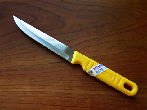 8.5" Sharp-Point Knife, Kiwi, Plastic Handle :: ImportFood