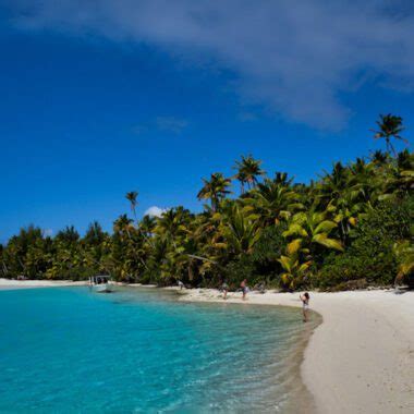 Best places for Snorkeling in Rarotonga- With Accommodation Tips