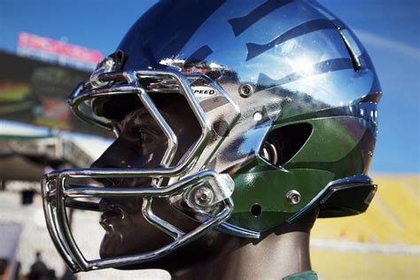 Oregon Ducks Rose Bowl Chrome Helmet | HYPEBEAST