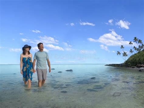 Couple Walk on One Foot Island in Aitutaki Lagoon Cook Islands Stock ...