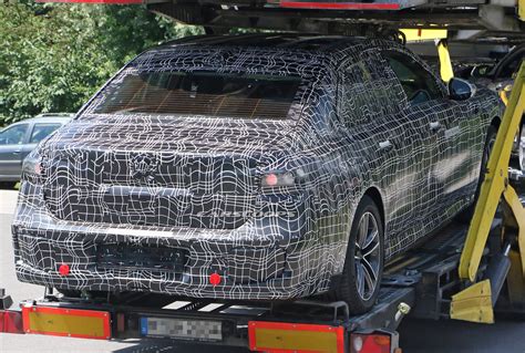 Next-Gen BMW 7-Series Spied Wearing Production Body | Carscoops