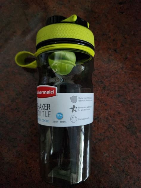 Rubbermaid bottles, Sports Equipment, Other Sports Equipment and Supplies on Carousell