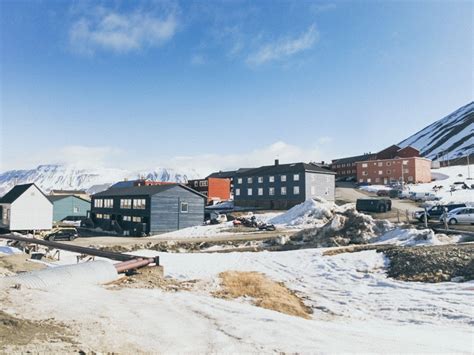 Hotels in Svalbard: Where to Stay in Longyearbyen (All Budgets)