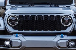 The 2024 Jeep Wrangler Gets An Uglier Face But A Sweet New Infotainment ...