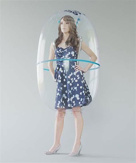 'bubble shield' is an inflatable personal environment by designlibero