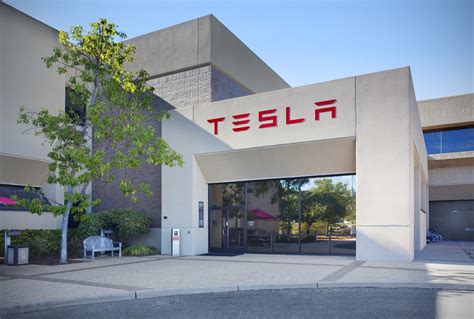 Tesla Motors Has More Than 1,600 Jobs Open, Many For Engineers