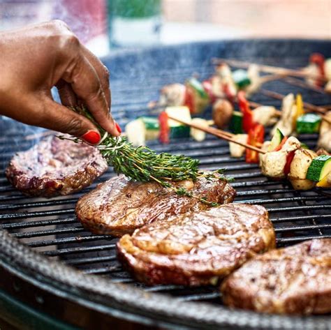 15 Healthy BBQ Ideas for When You're Watching Your Cals