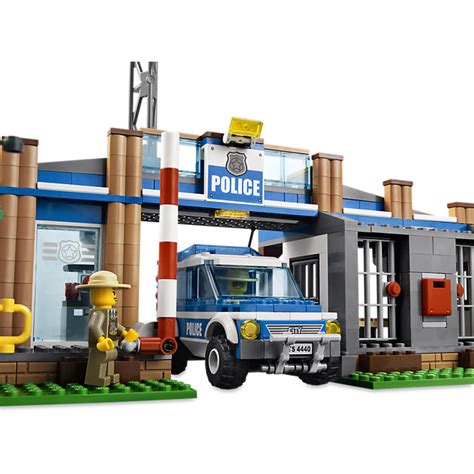 LEGO Forest Police Station Set 4440 | Brick Owl - LEGO Marketplace