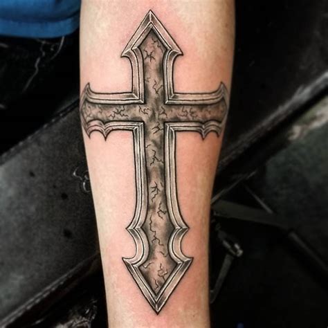 150 Tatuajes de cruz: Los 23 tipos de cruces con su significado