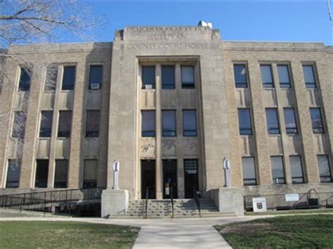 Sullivan County Courthouse -Milan, Missouri - Courthouses on Waymarking.com