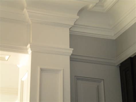 Exclusive Spaces: Crown molding installation