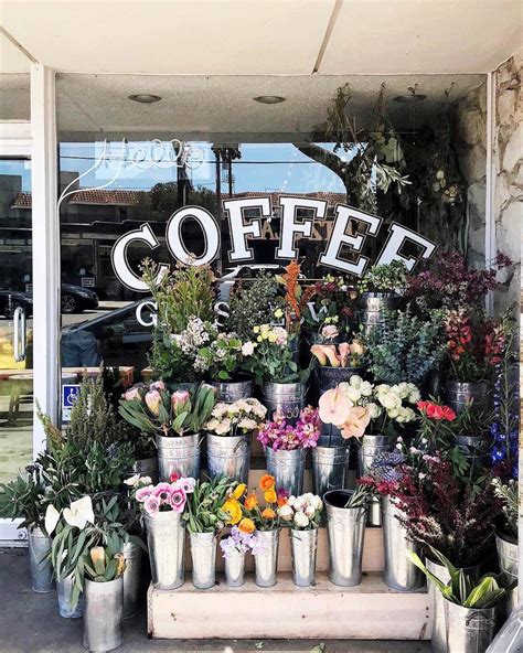 Florista ties up with Café Coffee Day to open flower retailing outlets - SignNews