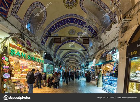 Unidentified People Visiting Grand Bazaar Shopping Interior Grand ...