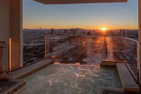 Palms Place Penthouse 57 floor pool – Kiadó Lakás Las Vegas területén | Las vegas penthouse ...