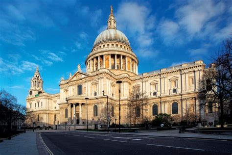 St Paul's Cathedral: Part church, part street spectacle, all ...