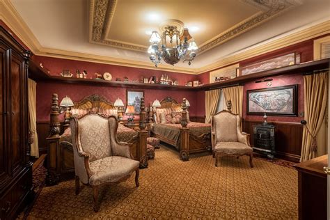 Inside Disneyland’s $15,000 21 Royal Dining Experience - Eater