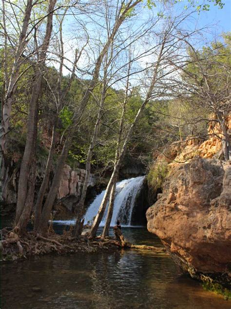 Fossil Creek Waterfall Hiking Trail: Waterfall Heaven