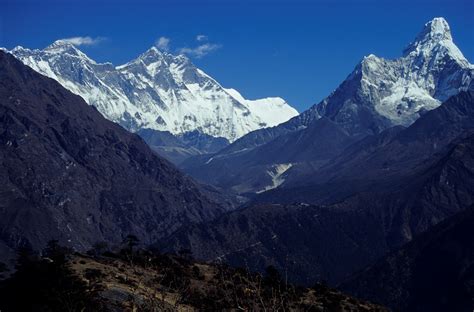 File:Nepal Mount Everest And Ama dablam.jpg - Wikipedia, the free encyclopedia