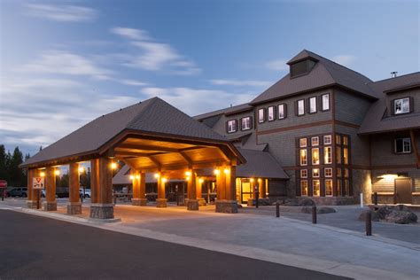 Canyon Lodge & Cabins - Inside the Park Yellowstone National Park ...