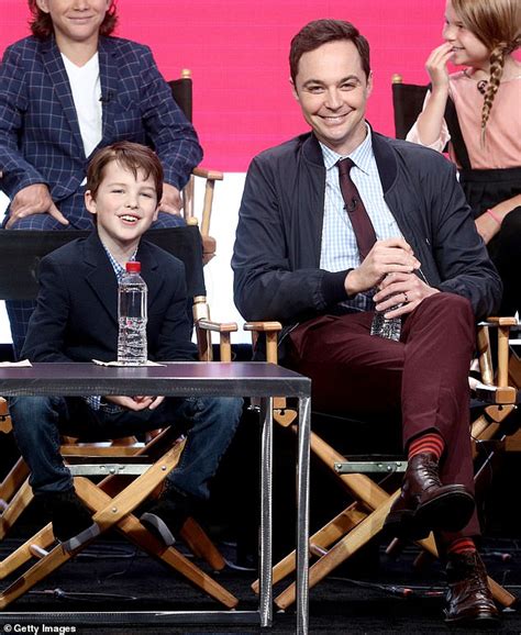 Jim Parsons poses with Iain Armitage as the Young Sheldon actor catches ...