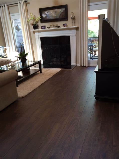 30+ Living Room Laminate Flooring – HomeDecorish