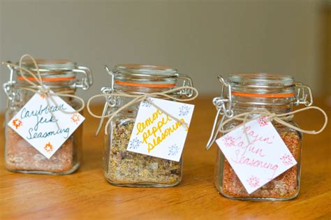 Homemade Spice Mixes | DIY Gift Recipes + Packaging | Luci's Morsels