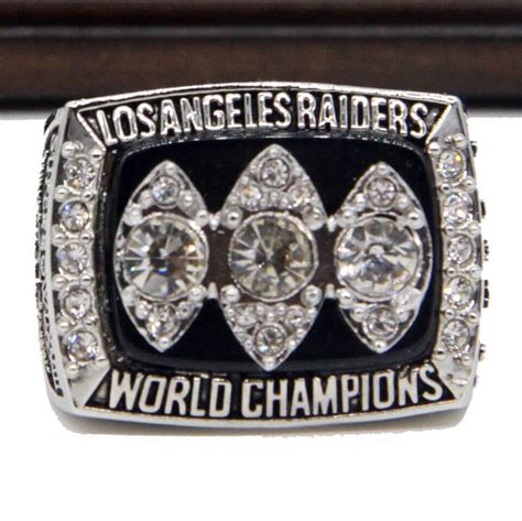 NFL 1983 Super Bowl XVIII Los Angeles Raiders Championship Replica Ring