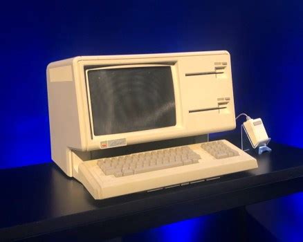 Apple's Lisa computer gets 40th birthday party at Computer History Museum