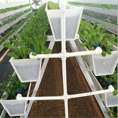 Vertical PVC Hydroponic Strawberry Growing Systems China Manufacturer