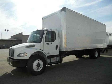 Freightliner 26FT BOX liftgate auto 108 HI CUBE CUMMINS (2014) : Van / Box Trucks