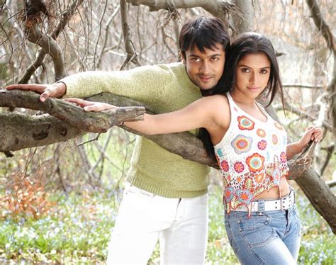 Ghajini Surya 2005 Movie Wallpapers,Images,Stills,Photos in HD - Actor ...