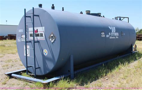 Hail Tank Co. double wall fuel tank in Perry, OK | Item J4442 sold | Purple Wave