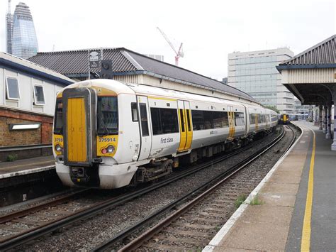 375914 | Southeastern Class 375/9, 375914, is seen at London… | Flickr